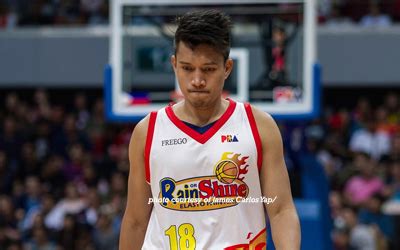 Porn star Lexi Lore inakalang siya ang misis ni James Yap.